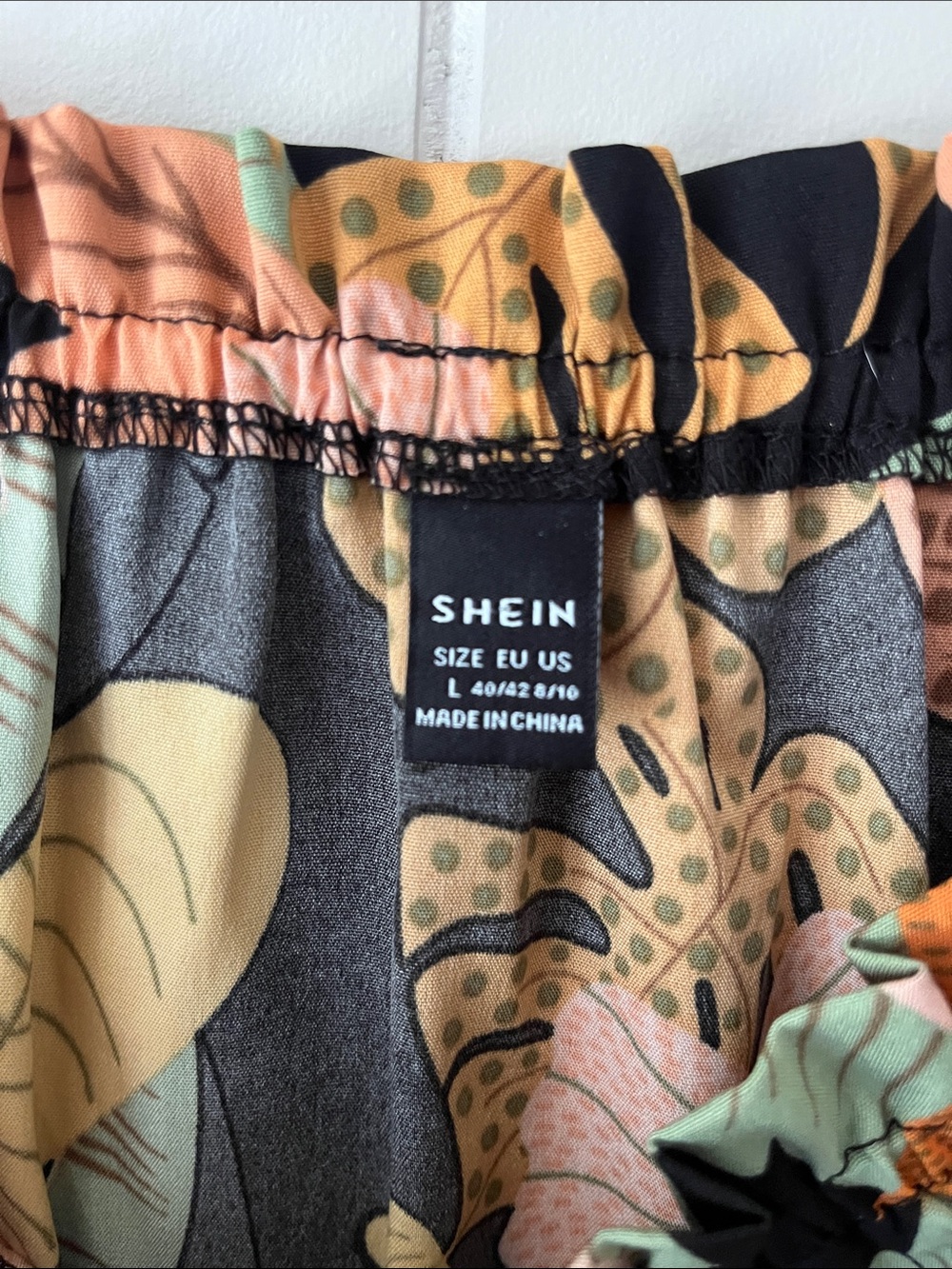 SHEIN Black Tropical Leaf Off-Shoulder Blouse - Picture 2 of 5